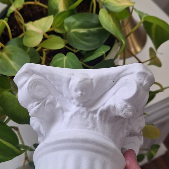 White plant pillar riser plant stand (*brass pot & white books not included - Picture 5 of 5